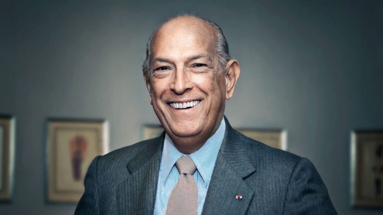 Oscar de la Renta: Iconic Fashion Designer Dies