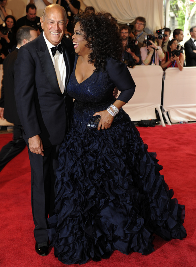 Oscar de la Renta and Oprah Winfrey at The Costume Institute Gala Benefit celebrating American Woman: Fashioning a National Identity at The Metropolitan Museum of Art on May 3, 2010 in New York City.  (Photo Credit: Google Images.)